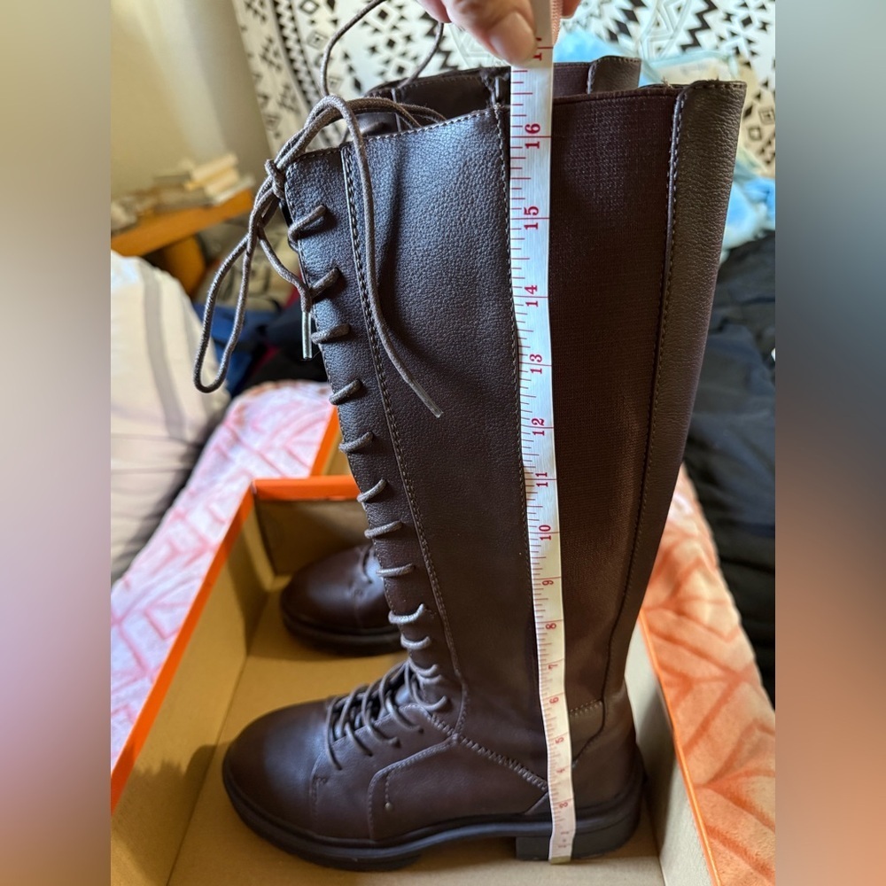 Stylish Brown Lace-Up Boots for Women - Picture 5 of 15